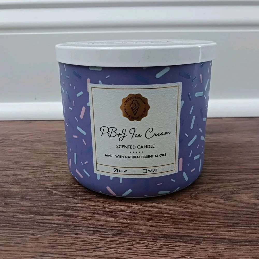 NEW BATH & BODY WORKS PB & J ICE CREAM CANDLE-14.5 OZ
